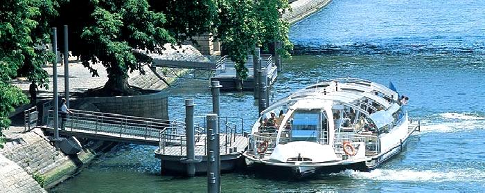 sight-seeing-in-paris-batobus-seine sight-seeing-in-paris-batobus-seine